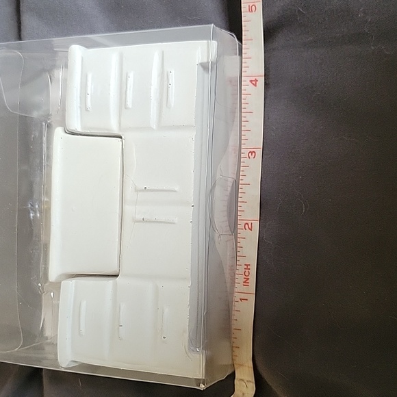 Miniature sink for dollhouses and tiny homes. - Picture 4 of 7